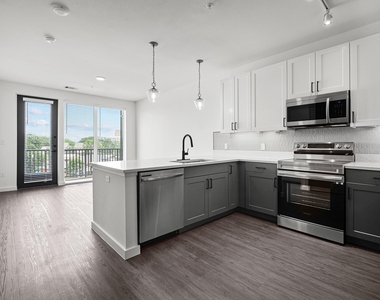 1100 N Zang Boulevard - Photo Thumbnail 13
