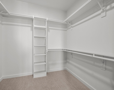 1100 N Zang Boulevard - Photo Thumbnail 18