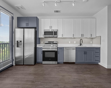 1100 N Zang Boulevard - Photo Thumbnail 4