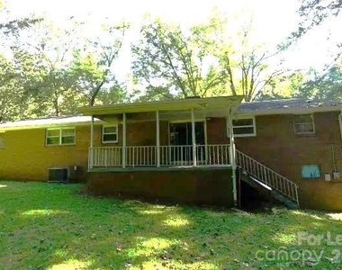 736 12th Avenue Nw - Photo Thumbnail 1