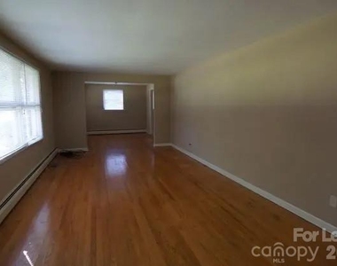 736 12th Avenue Nw - Photo Thumbnail 3