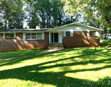 736 12th Avenue Nw - Photo Thumbnail 2