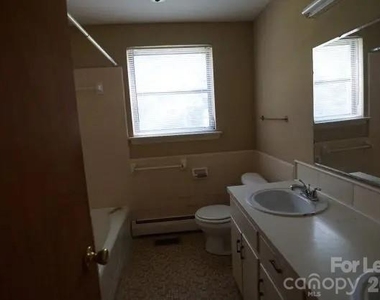736 12th Avenue Nw - Photo Thumbnail 8