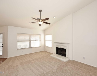 9107 E Kimberly Way - Photo Thumbnail 4