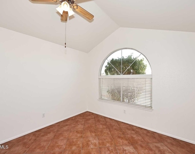 9107 E Kimberly Way - Photo Thumbnail 17