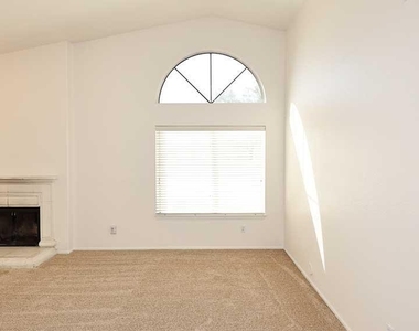 9107 E Kimberly Way - Photo Thumbnail 8