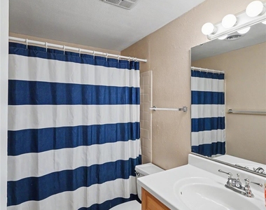 244 S Cedar Street - Photo Thumbnail 3