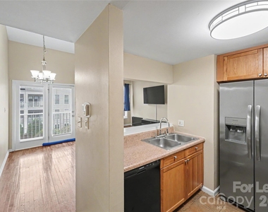 244 S Cedar Street - Photo Thumbnail 10