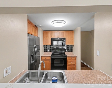 244 S Cedar Street - Photo Thumbnail 11