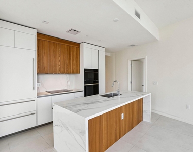 1400 Biscayne Boulevard - Photo Thumbnail 16