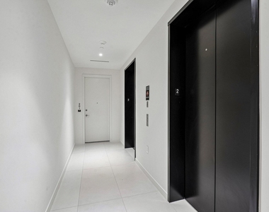 1400 Biscayne Boulevard - Photo Thumbnail 2