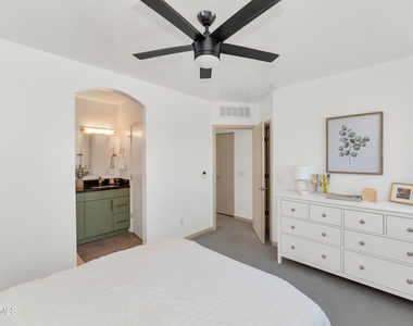 7855 N 20th Glen - Photo Thumbnail 9