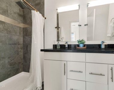 7855 N 20th Glen - Photo Thumbnail 16