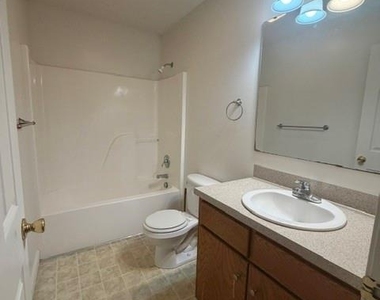 1535 23rd Street Ne - Photo Thumbnail 5