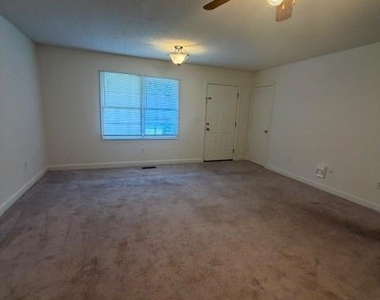 1535 23rd Street Ne - Photo Thumbnail 4