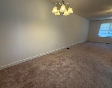 1535 23rd Street Ne - Photo Thumbnail 3