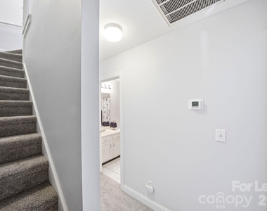 1029 Park West Drive - Photo Thumbnail 12