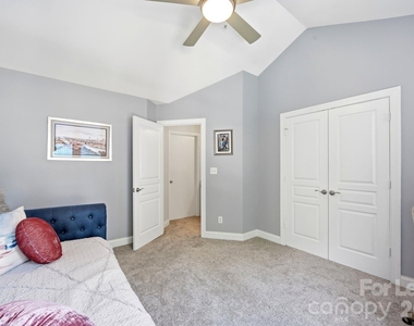 1029 Park West Drive - Photo Thumbnail 16