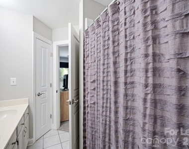 1029 Park West Drive - Photo Thumbnail 20