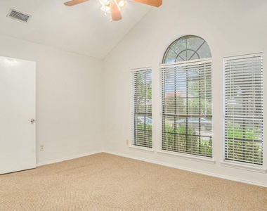 6908 Bentley Avenue - Photo Thumbnail 17
