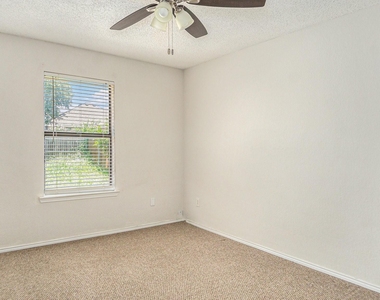 6908 Bentley Avenue - Photo Thumbnail 20