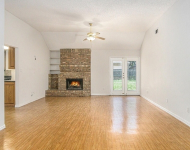 6908 Bentley Avenue - Photo Thumbnail 5