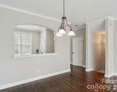 827 4th Street W - Photo Thumbnail 8