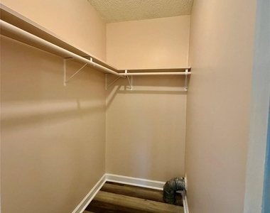 3132 Dawnshire Avenue - Photo Thumbnail 33