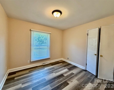 3132 Dawnshire Avenue - Photo Thumbnail 11