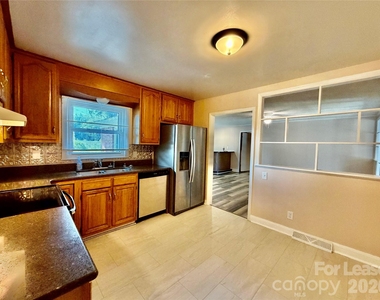 3132 Dawnshire Avenue - Photo Thumbnail 24