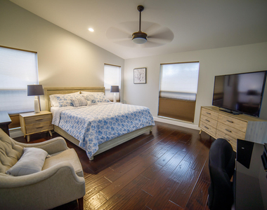 900 Cosmos Court - Photo Thumbnail 19