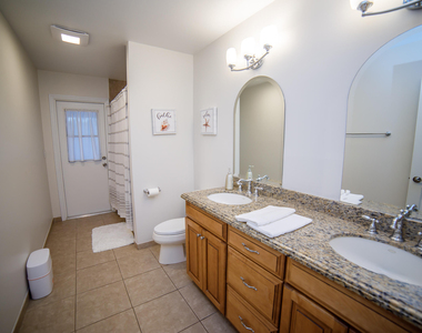 900 Cosmos Court - Photo Thumbnail 16