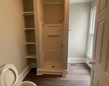 432 Flint Street - Photo Thumbnail 6