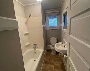 432 Flint Street - Photo Thumbnail 5