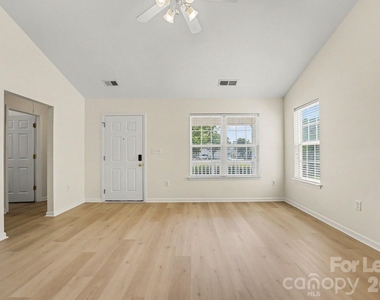 2163 Wexford Way - Photo Thumbnail 4