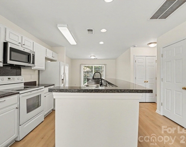 2163 Wexford Way - Photo Thumbnail 10
