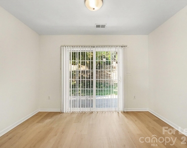 2163 Wexford Way - Photo Thumbnail 8