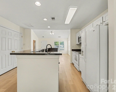 2163 Wexford Way - Photo Thumbnail 9