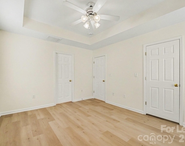 2163 Wexford Way - Photo Thumbnail 7