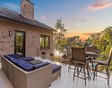 6032 Headlands Court - Photo Thumbnail 12