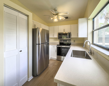3362 Lucerne Park Drive - Photo Thumbnail 6