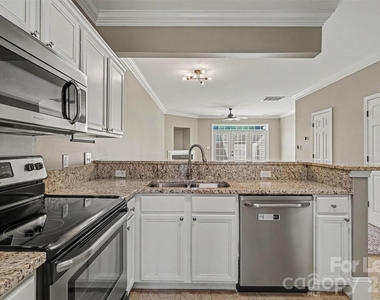 224 Ross Moore Avenue - Photo Thumbnail 7