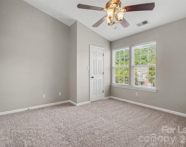 224 Ross Moore Avenue - Photo Thumbnail 12