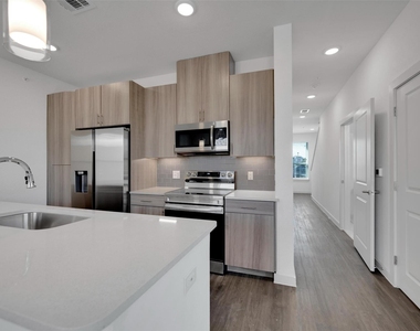10030 Garland Road - Photo Thumbnail 4