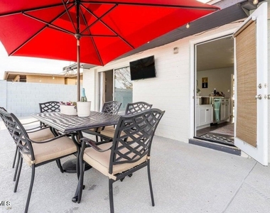 2430 E Hermosa Drive - Photo Thumbnail 10