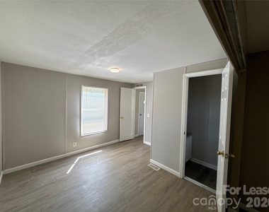 306 Huffstetler Road - Photo Thumbnail 5