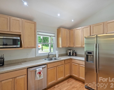 2027 Wensley Drive - Photo Thumbnail 3