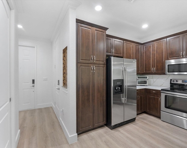 7783 Deercreek Court - Photo Thumbnail 9