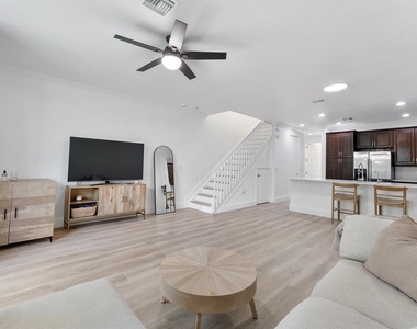 7783 Deercreek Court - Photo Thumbnail 6