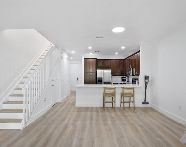 7783 Deercreek Court - Photo Thumbnail 7
